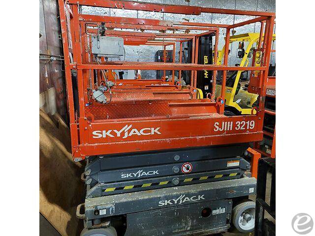 2014 Skyjack SJ-3219 Electric Sciss...