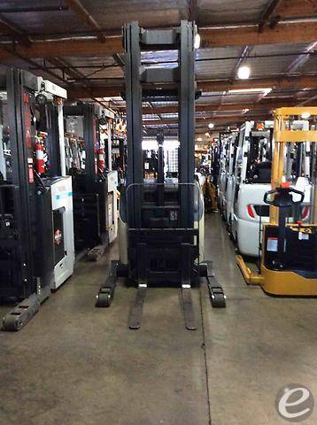 2004 Crown RR5220-45 Electric Reach Truck - 123Forklift