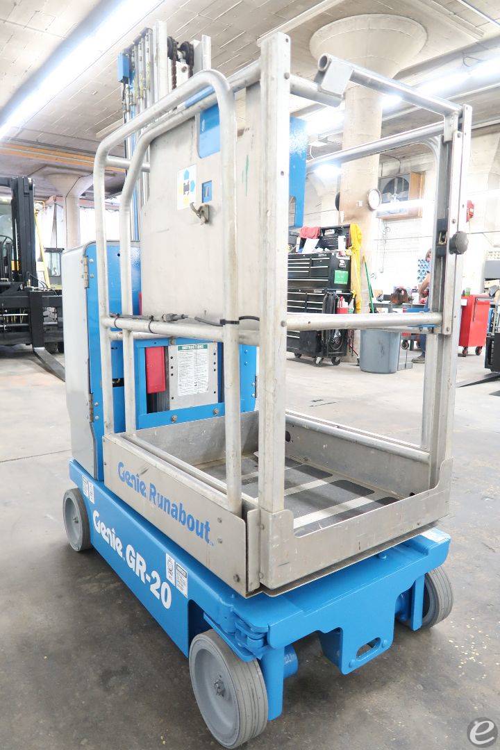 2010 Genie GR20 Electric Scissor Lift - 123Forklift
