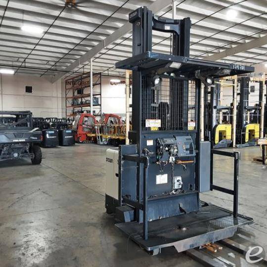 2010 Crown SP3520-30 Electric Order Picker - 123Forklift