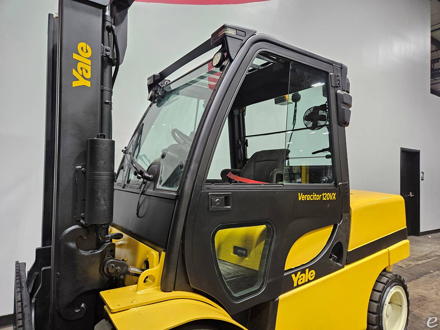 2017 Yale GDP120VX