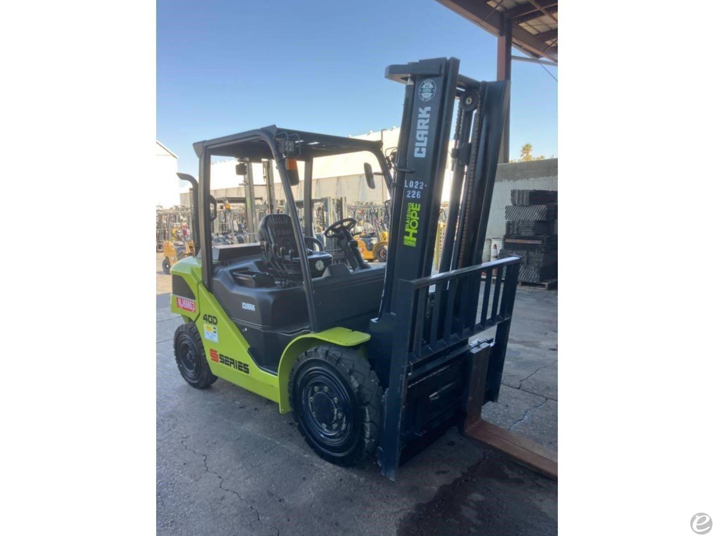 2023 Clark S40D
