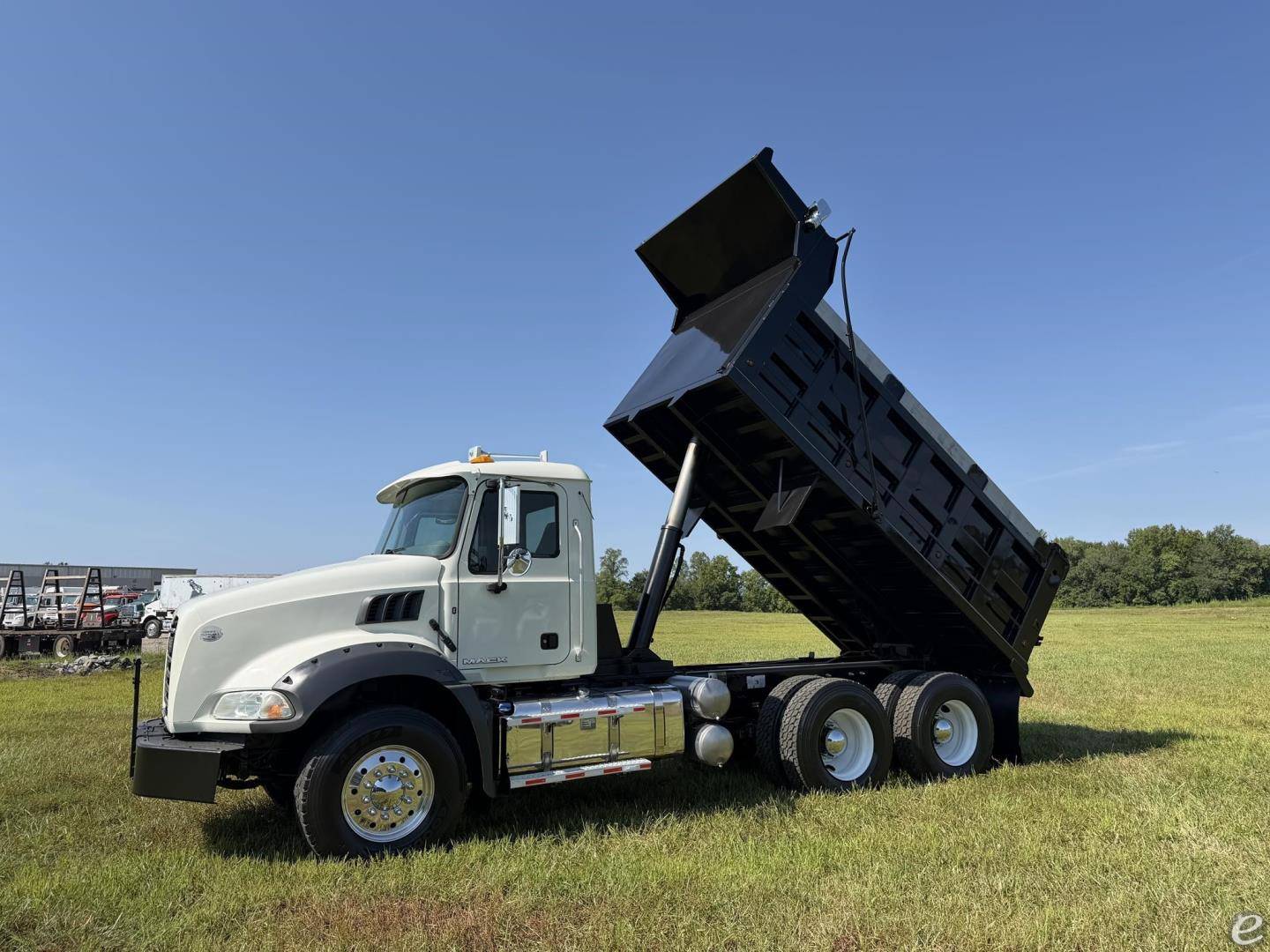 2015 Mack GRANITE GU813