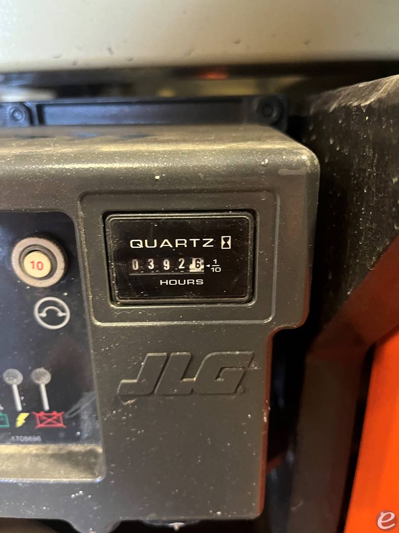 2014 JLG 1930ES