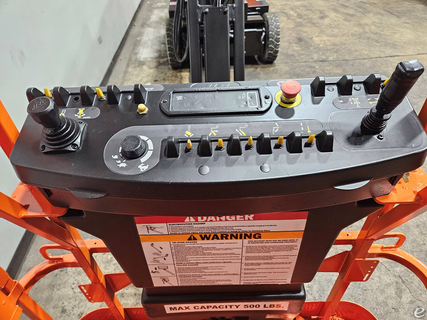 2015 JLG E400AJPN