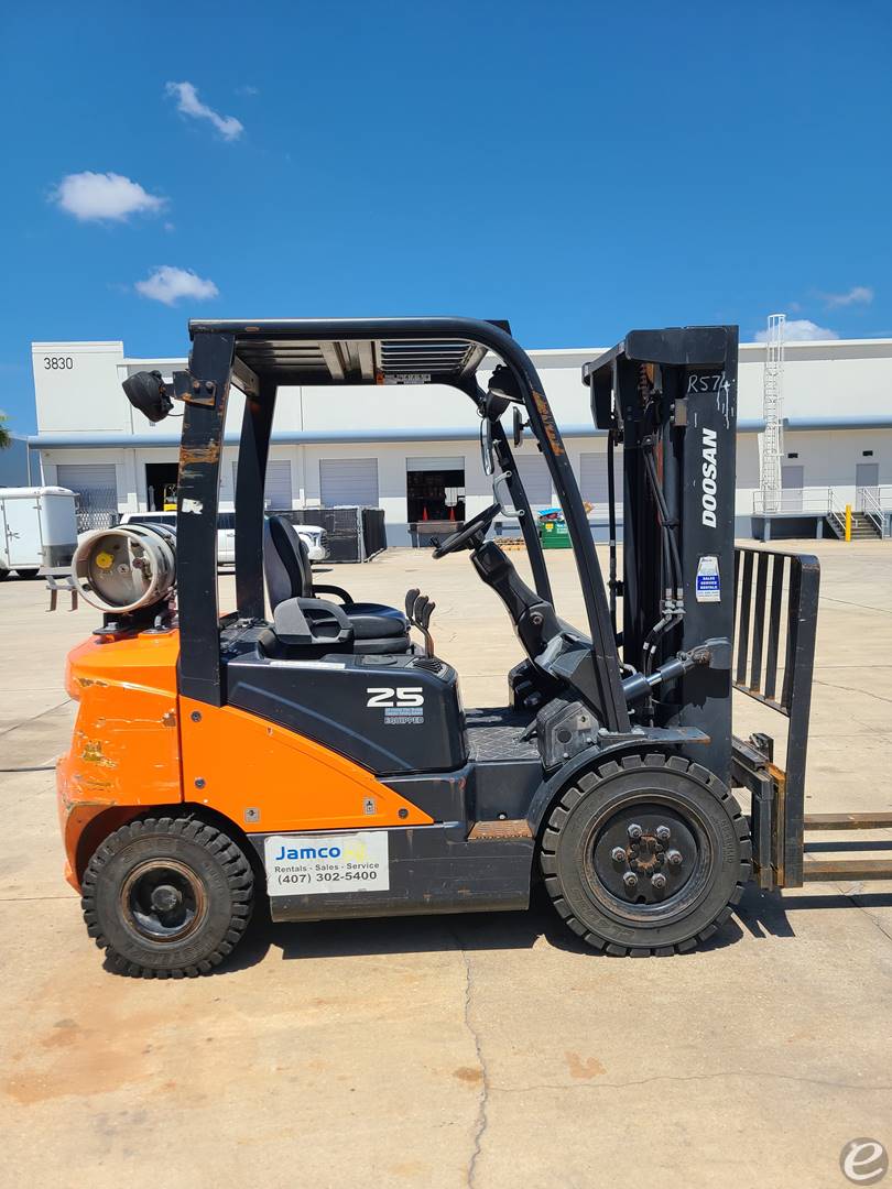 2017 Doosan G25N-7 LP Gas Forklift