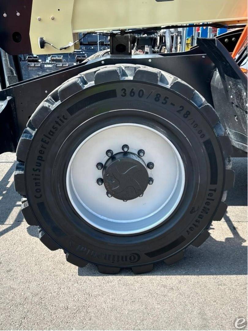 2022 JLG 1255