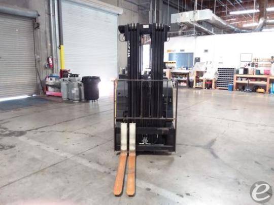 2017 Yale ESC030 Electric Forklift - 123Forklift