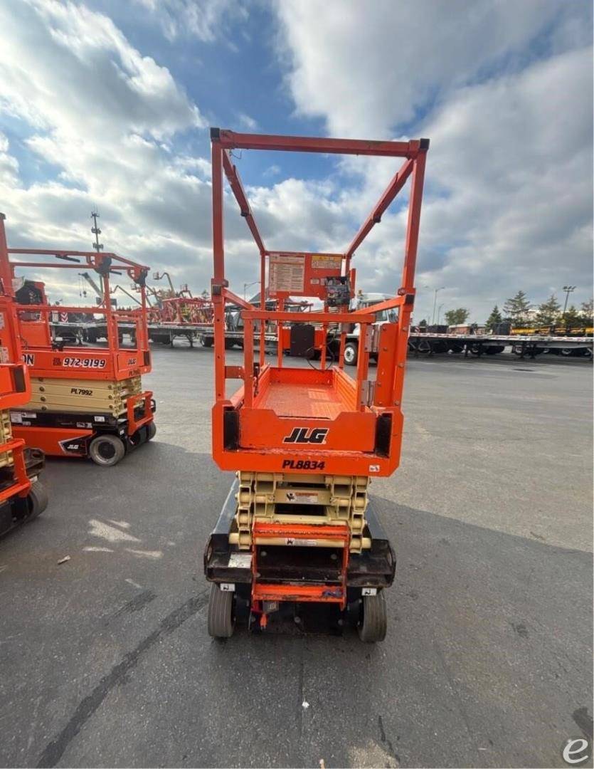 2021 JLG R1932i