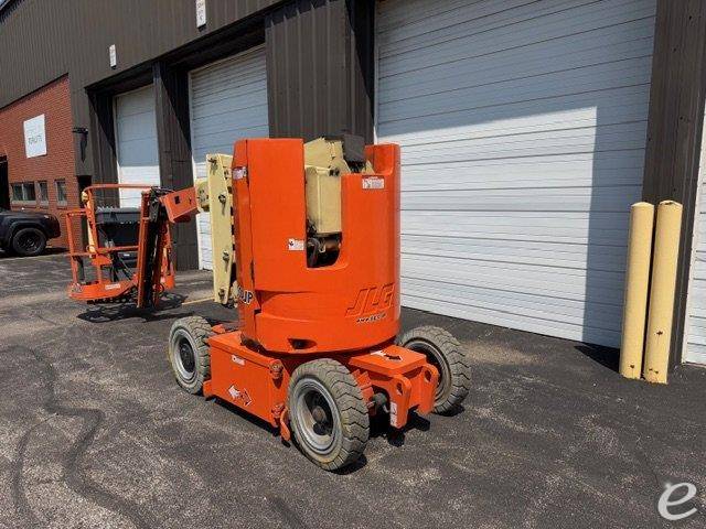 2020 JLG E300AJP