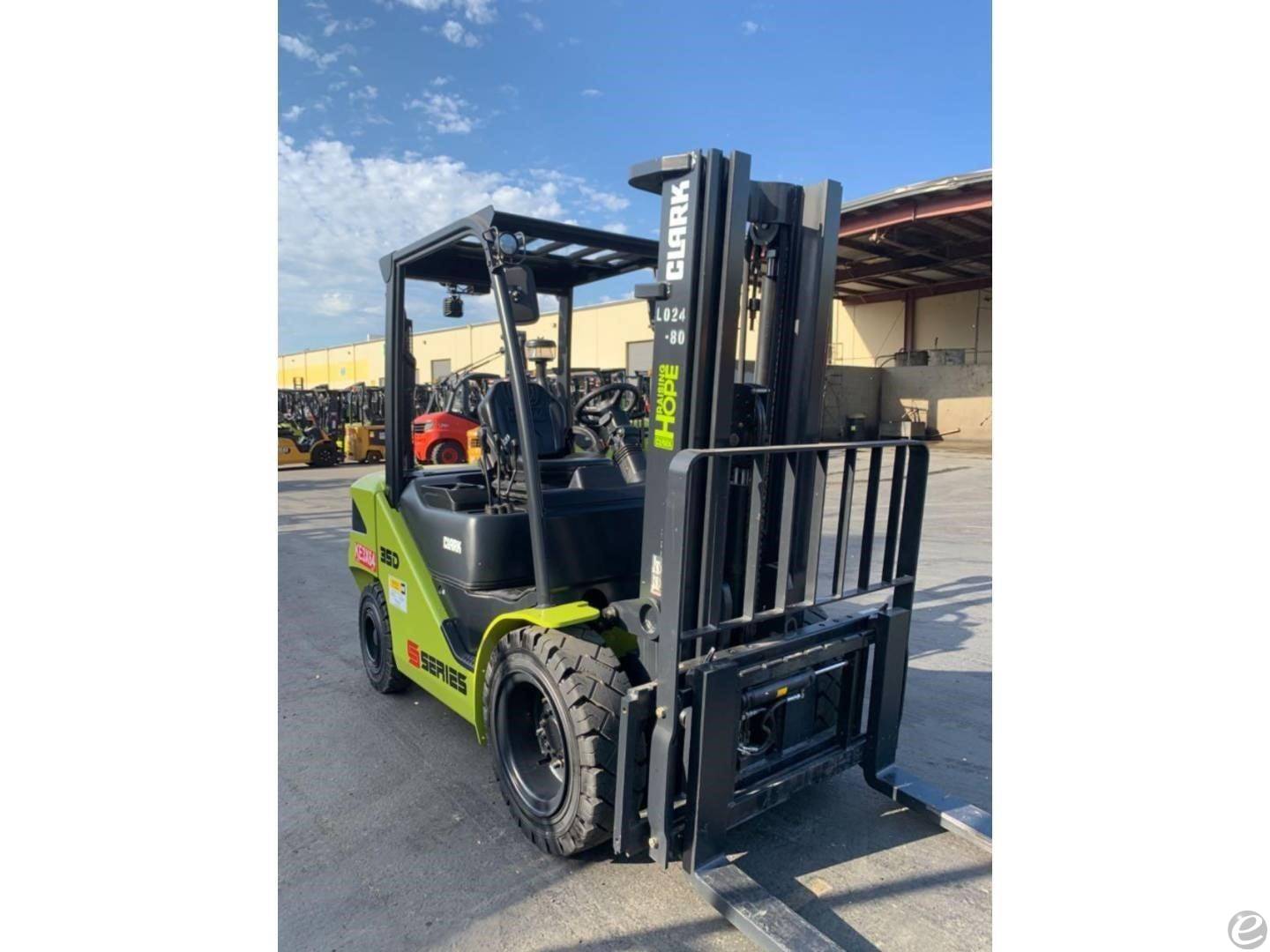 2024 Clark S35D
