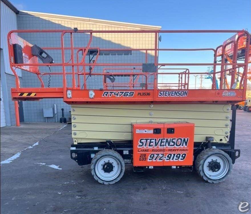 2022 JLG RT4769