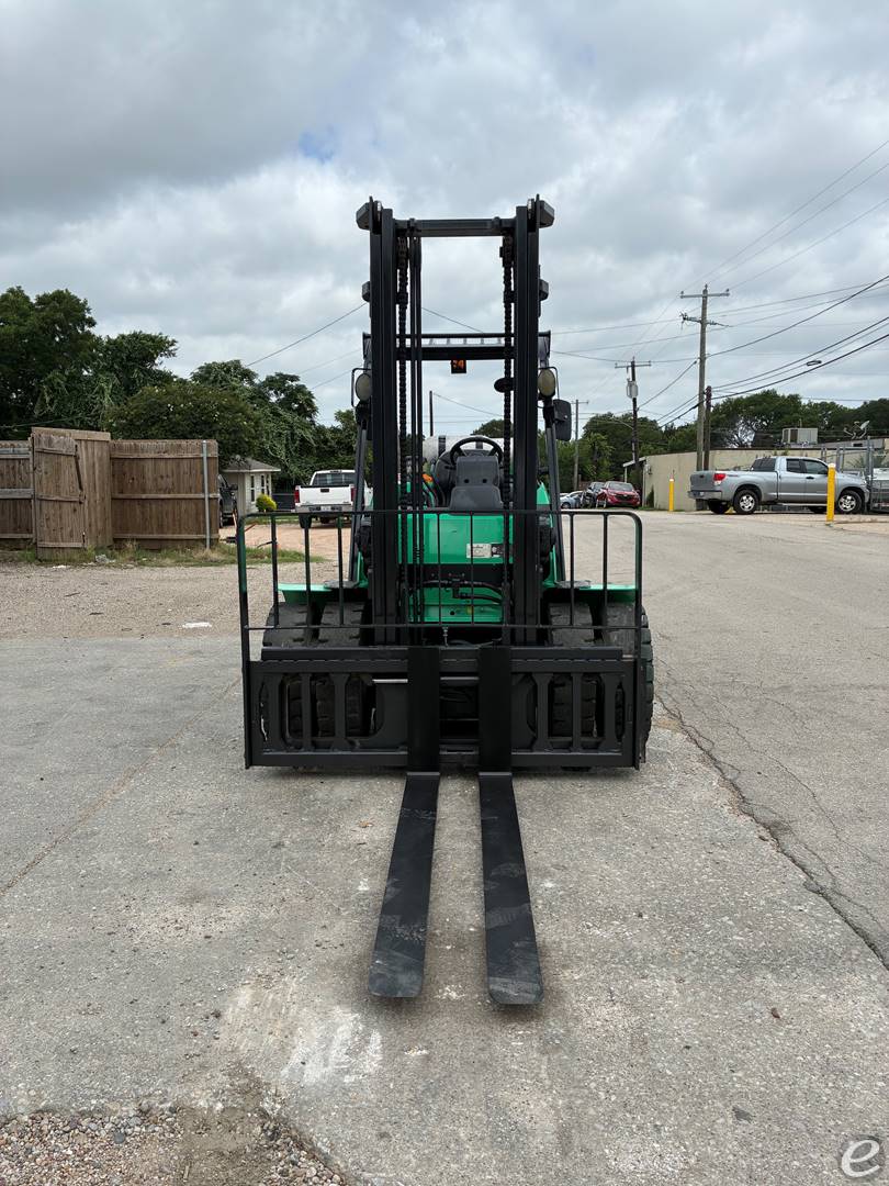 2018 Mitsubishi FG40N
