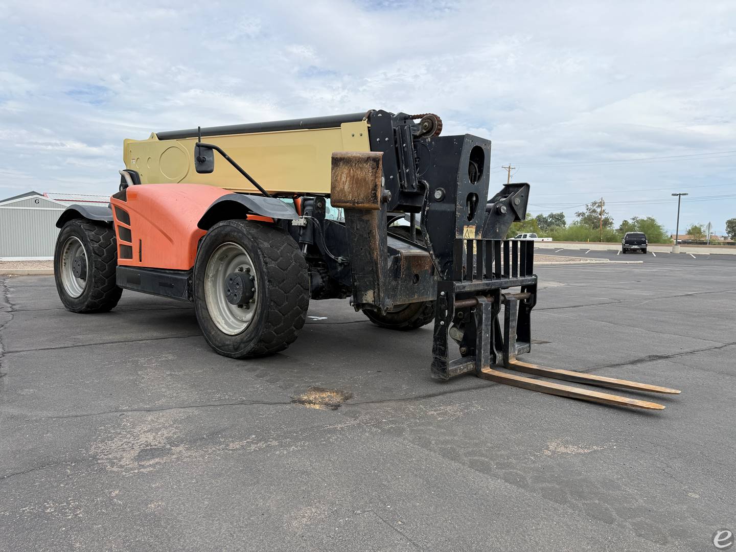 2017 JLG 1255