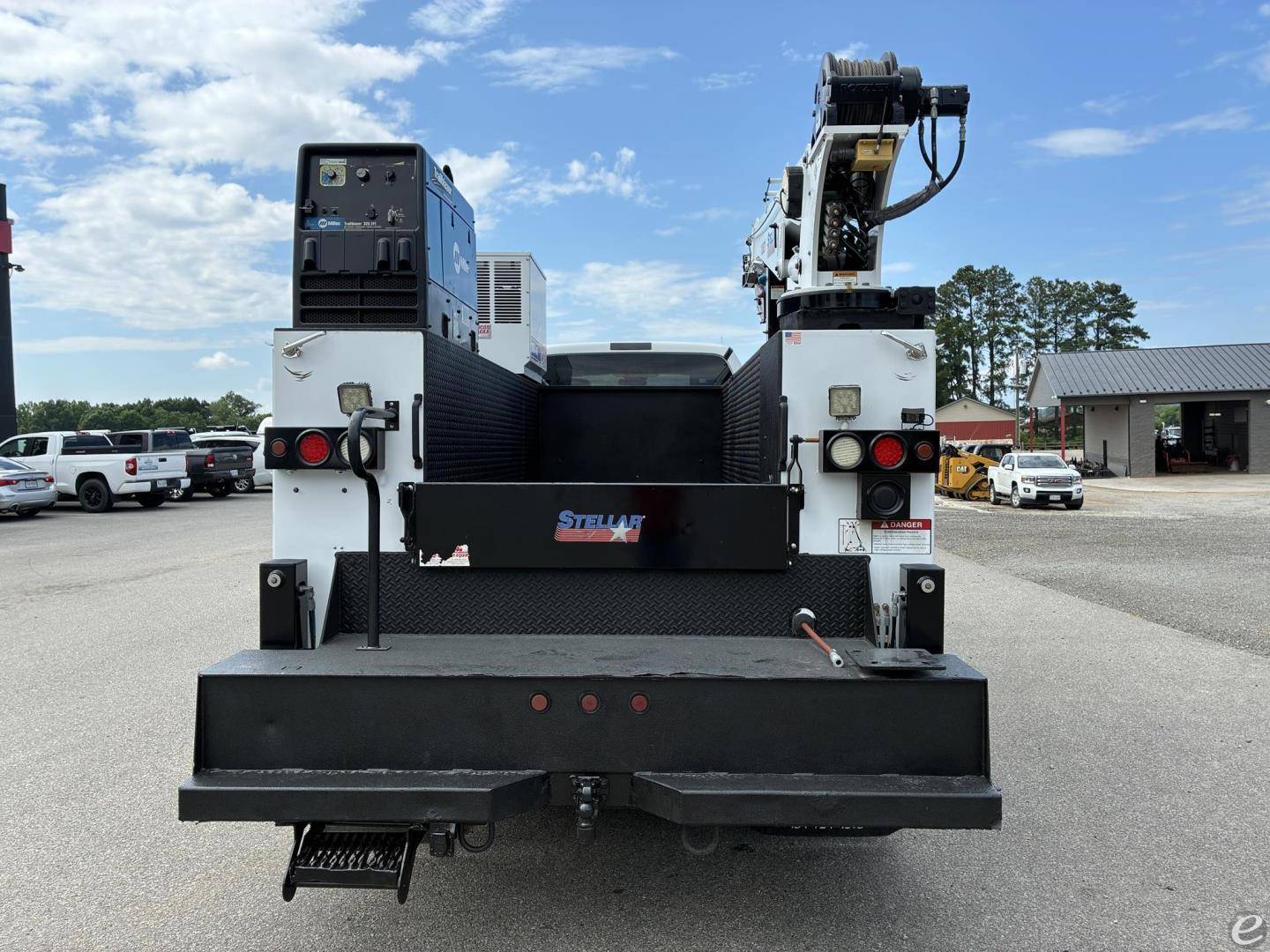 2015 Ford F750 XLT SD
