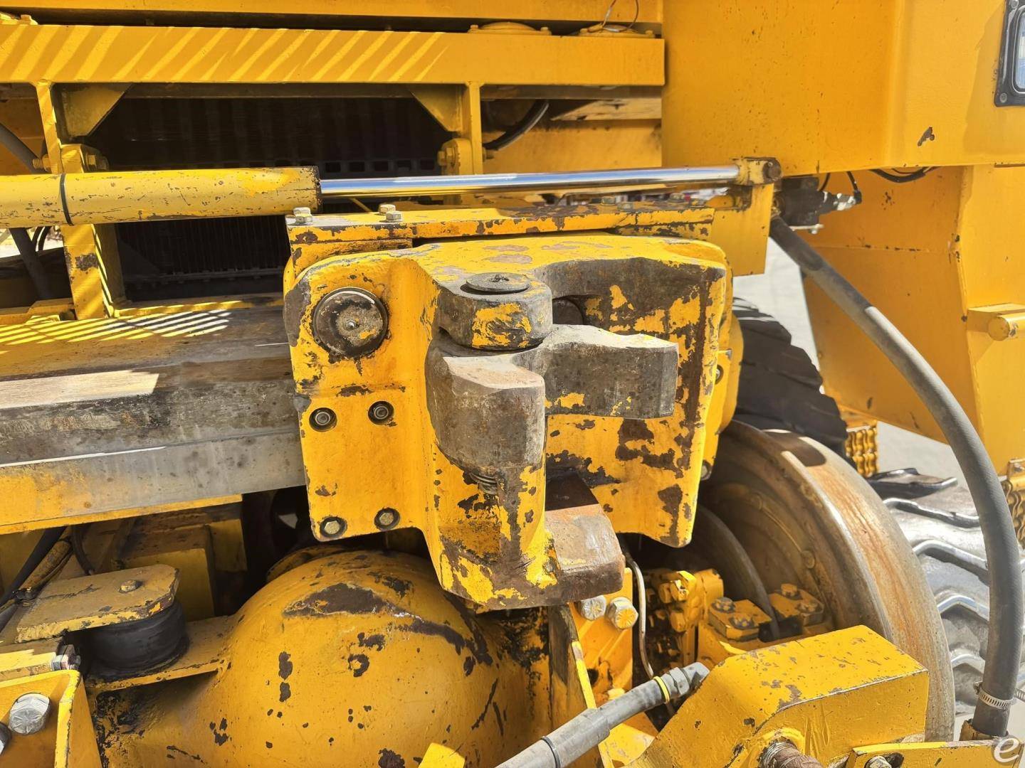 1999 Track Mobile 4650TM