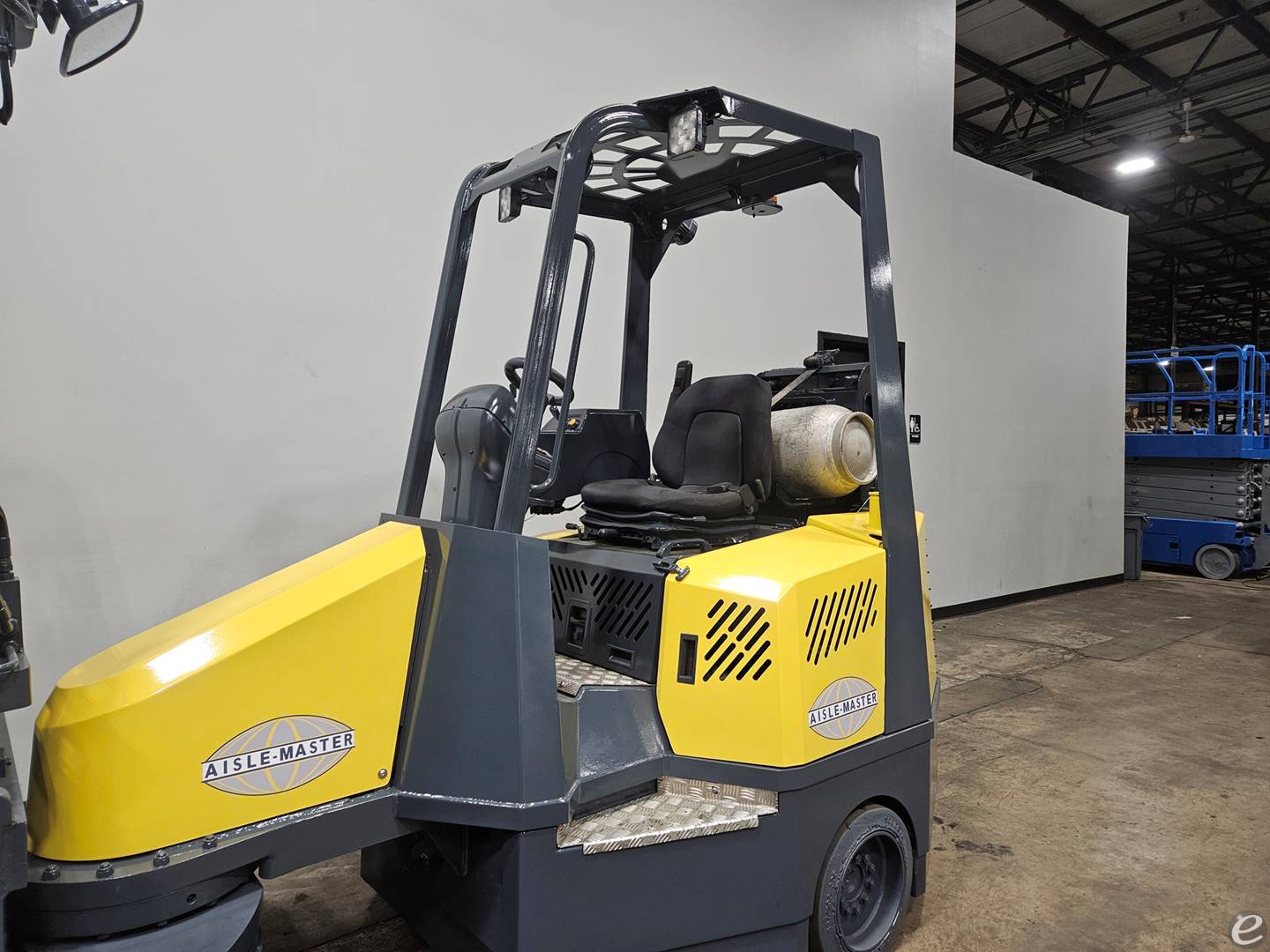 2015 Aisle-Master 44S