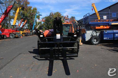 2016 JLG 1255