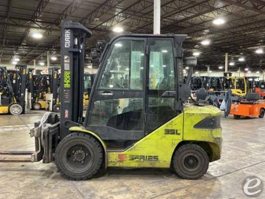 2022 Clark S35L