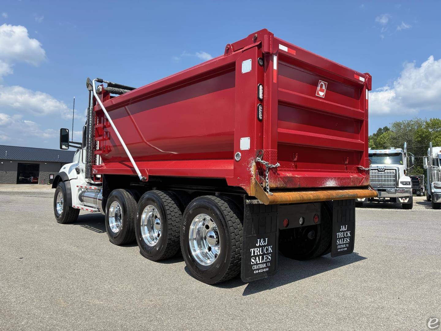 2025 Kenworth T880