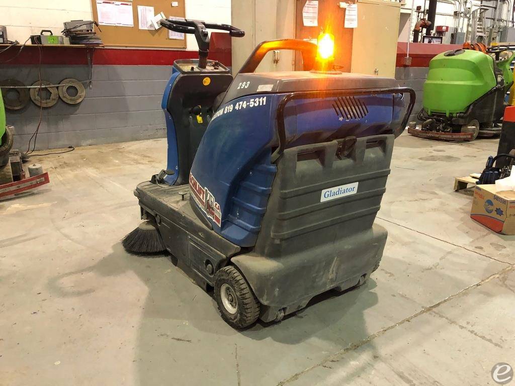 2012 Dustbane GLADIATOR 1050