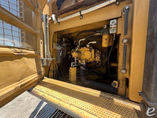 2016 Cat 323