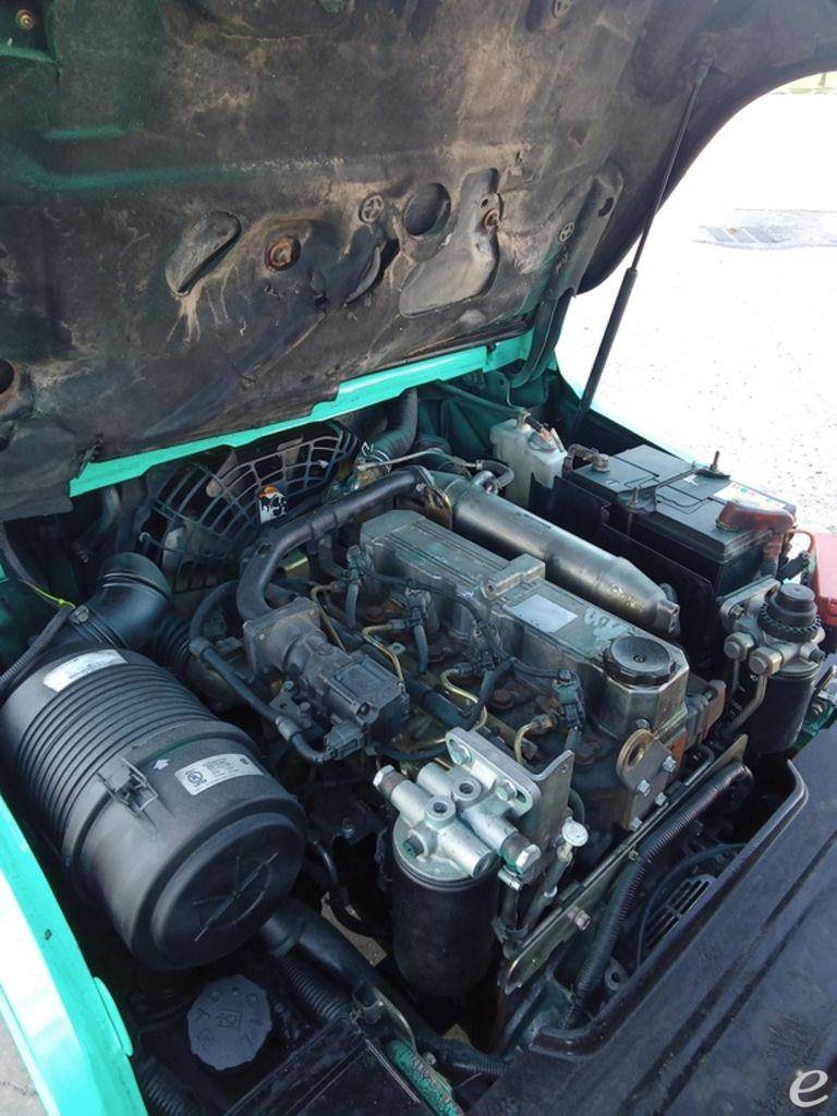 2015 Mitsubishi FD25N