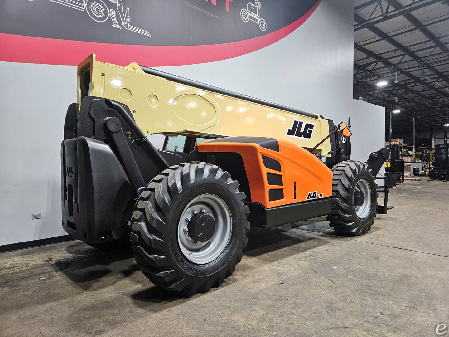 2021 JLG 1255