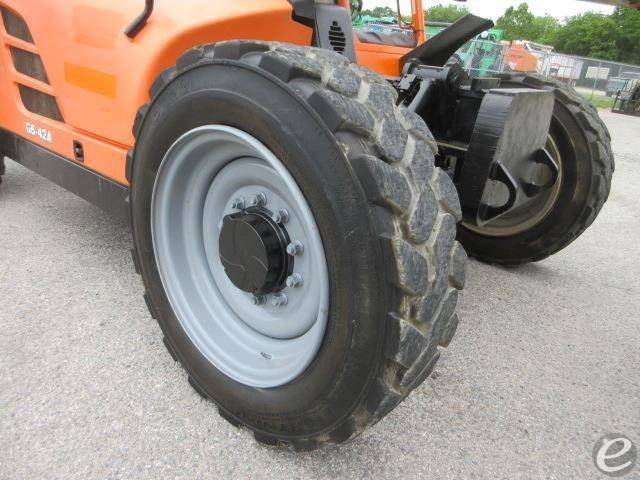 2014 JLG G6-42A