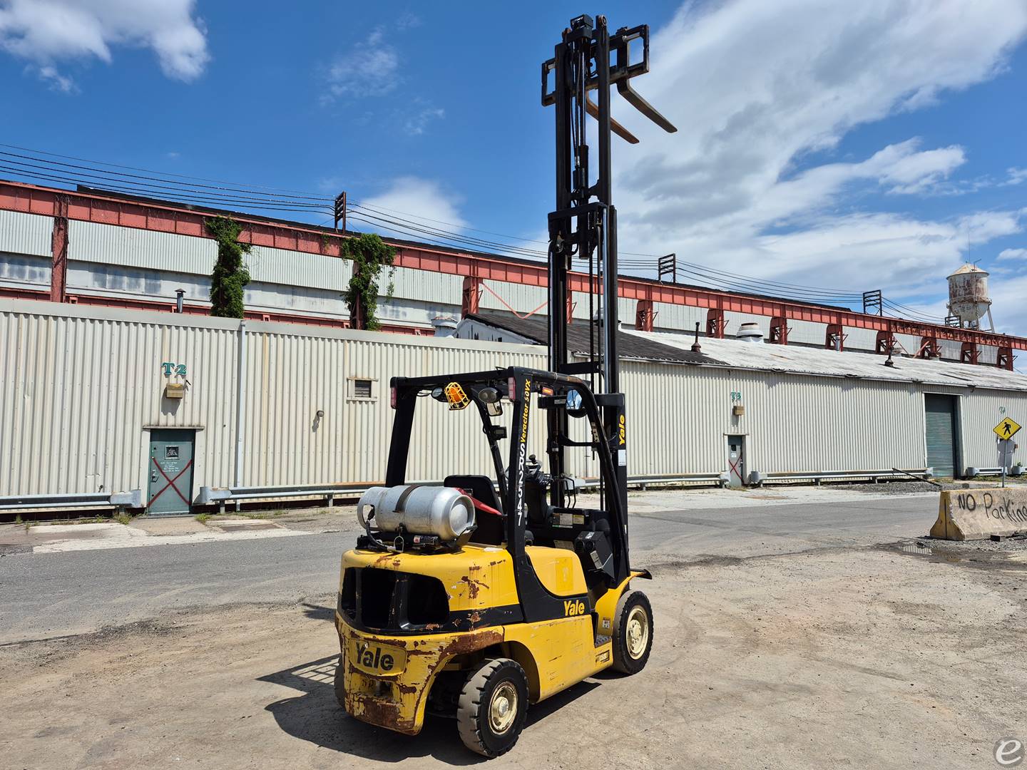 2017 Yale GLP050VX