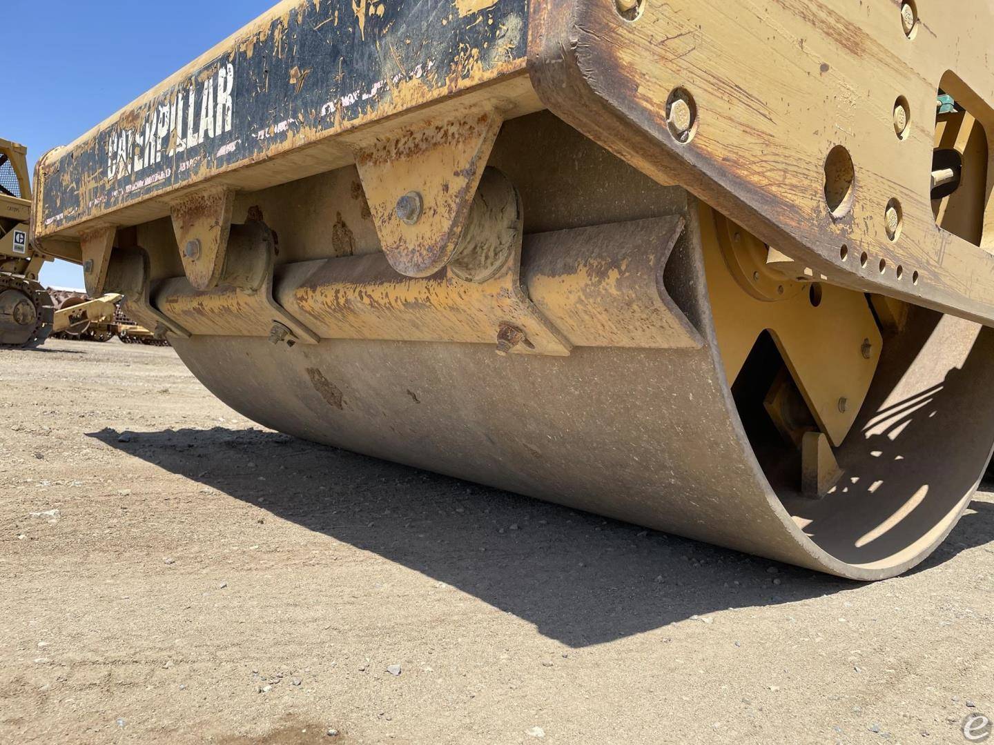 2003 Cat CS-563E