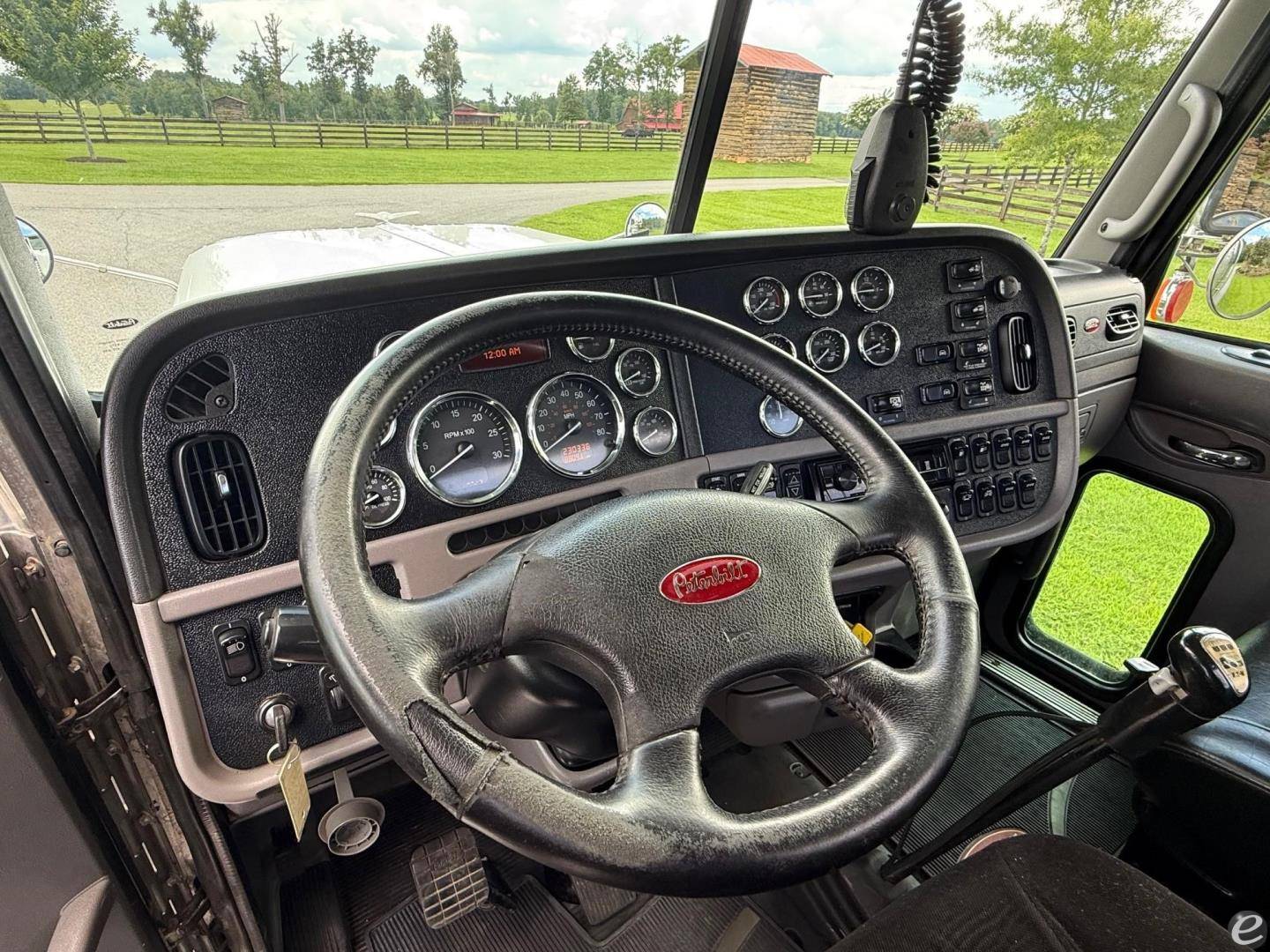 2017 Peterbilt 389