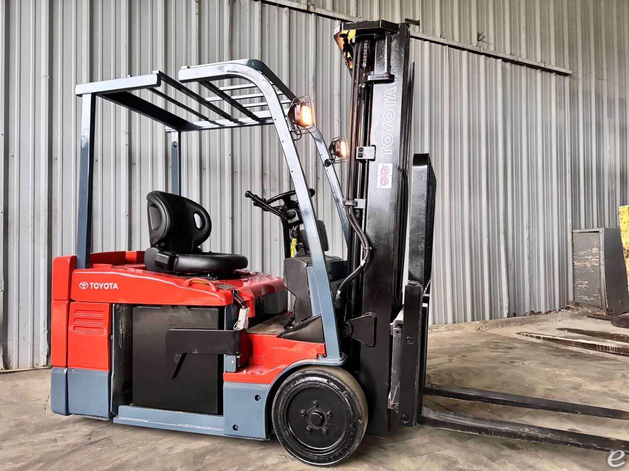2005 Toyota 7FBEU20 Electric Forklift - 123Forklift