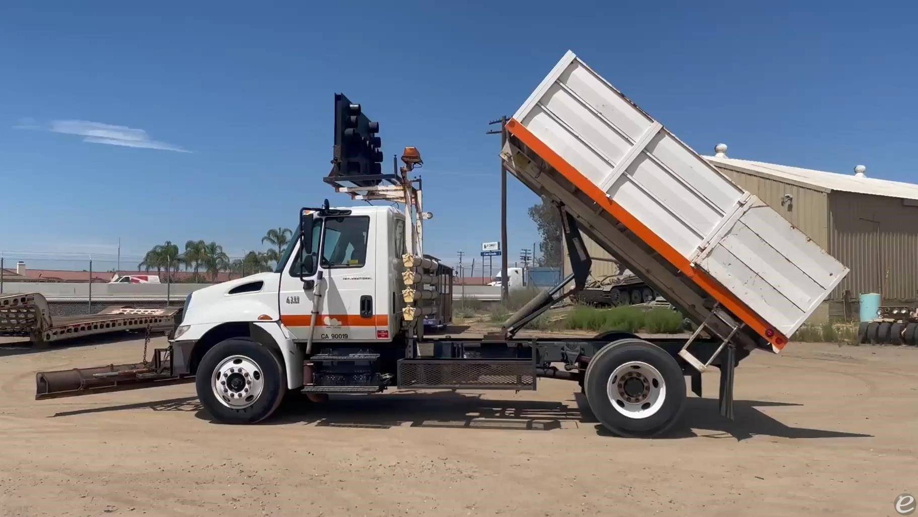 2006 International DURASTAR 4300