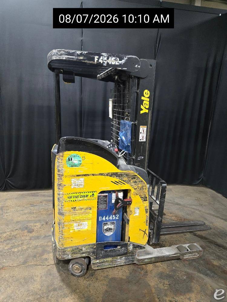 2015 Yale NR040DB