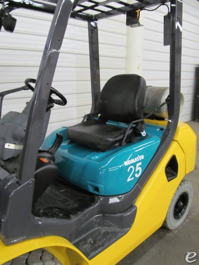 2006 Komatsu FG25T-16 Dual Fuel Forklift - 123Forklift