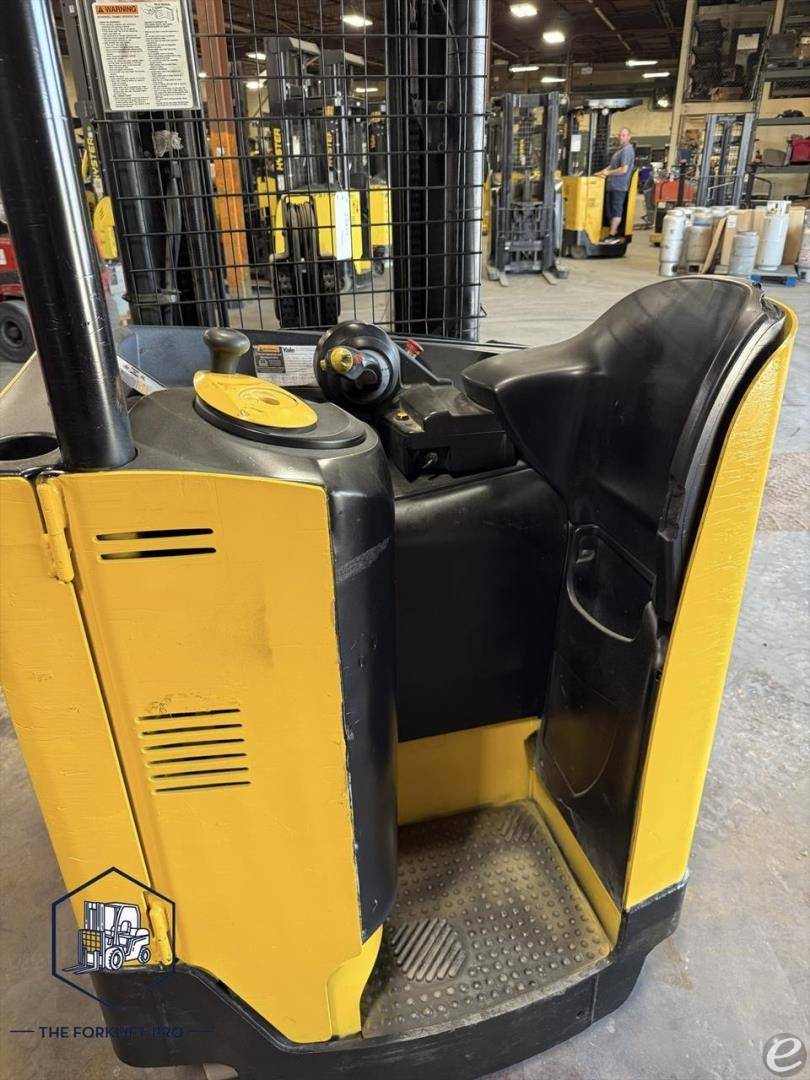 2018 Yale NR045EB
