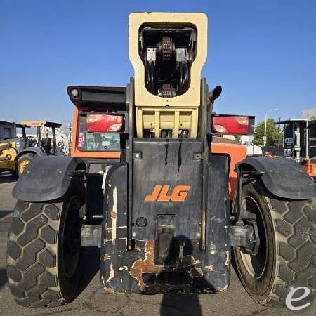 2019 JLG 1055