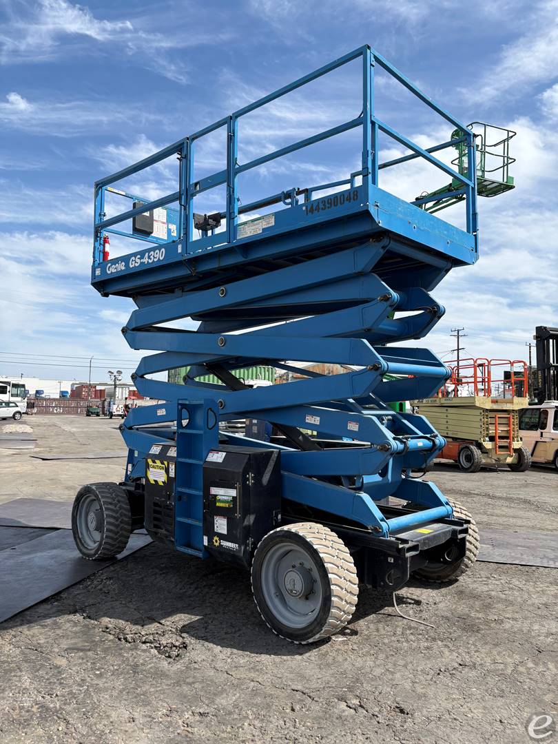 2014 Genie GS-4390