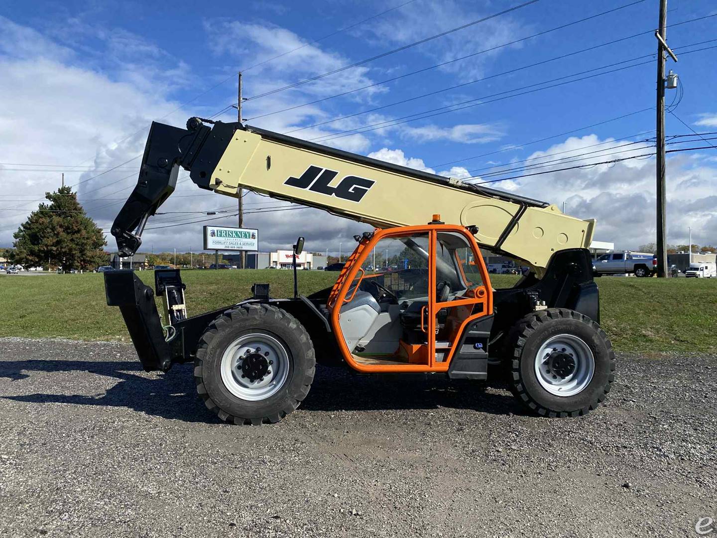 2015 JLG 1255