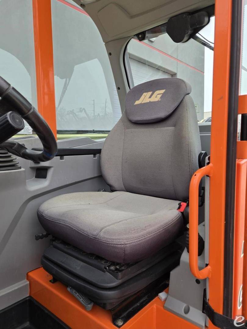 2019 JLG 1732