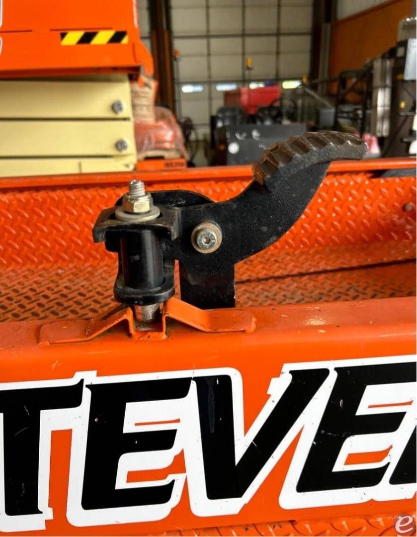 2021 JLG R1932i