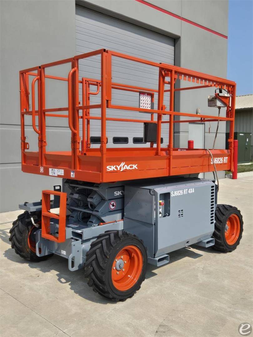 2017 Skyjack SJ6826RT Dual Fuel Scissor Lift - 123Forklift