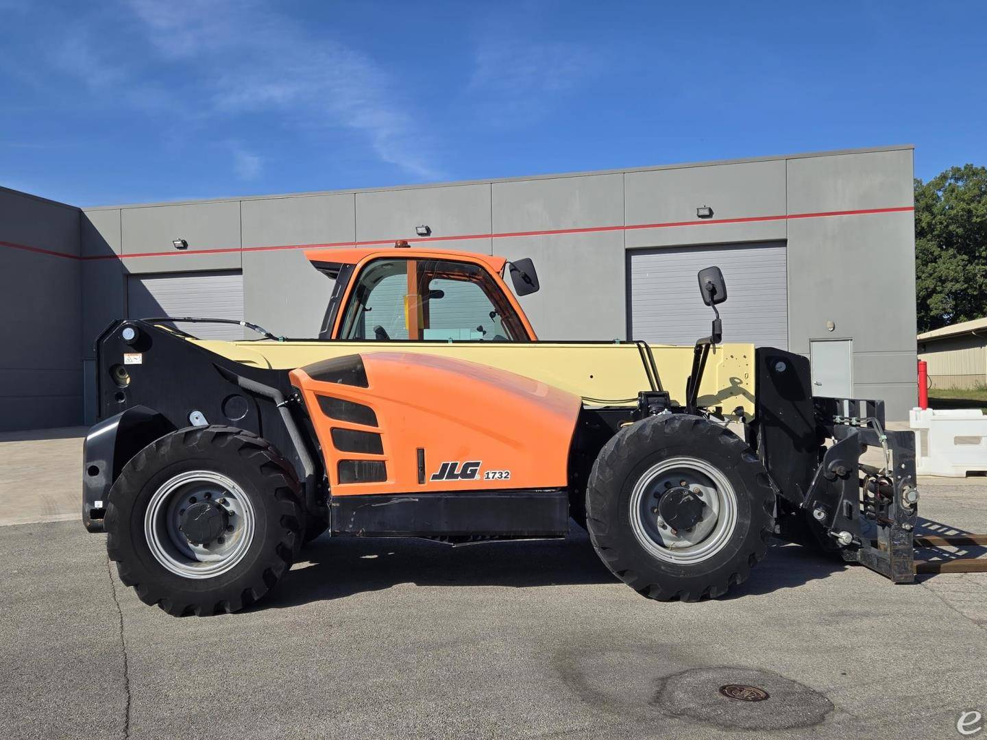2020 JLG 1732