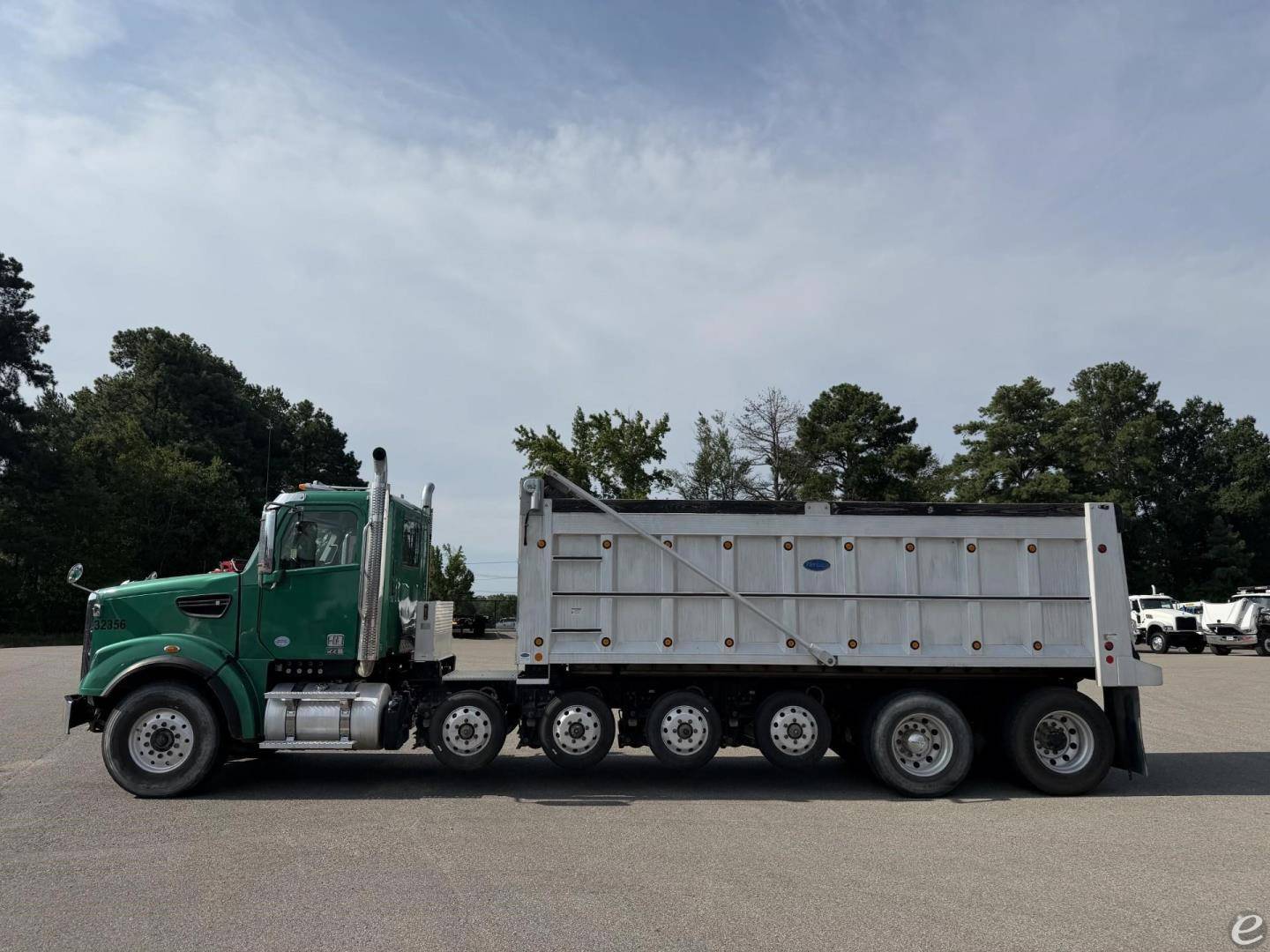 2023 Freightliner 122SD