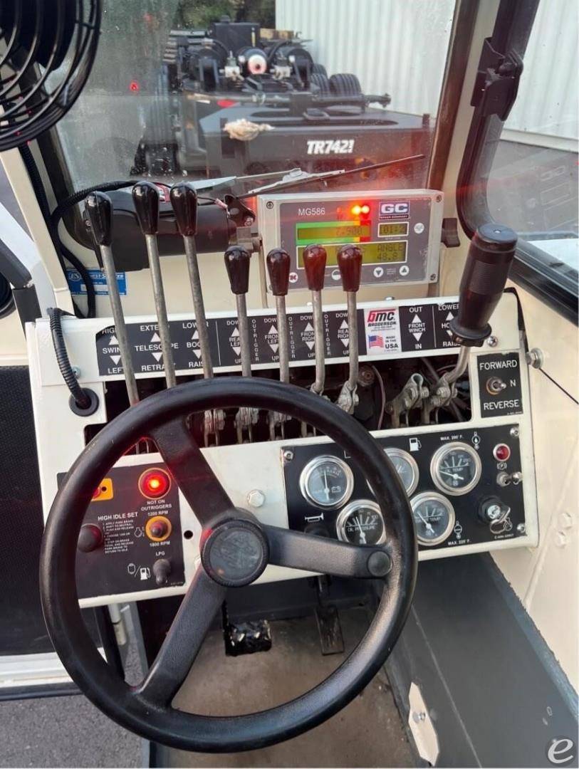 2014 Broderson IC35