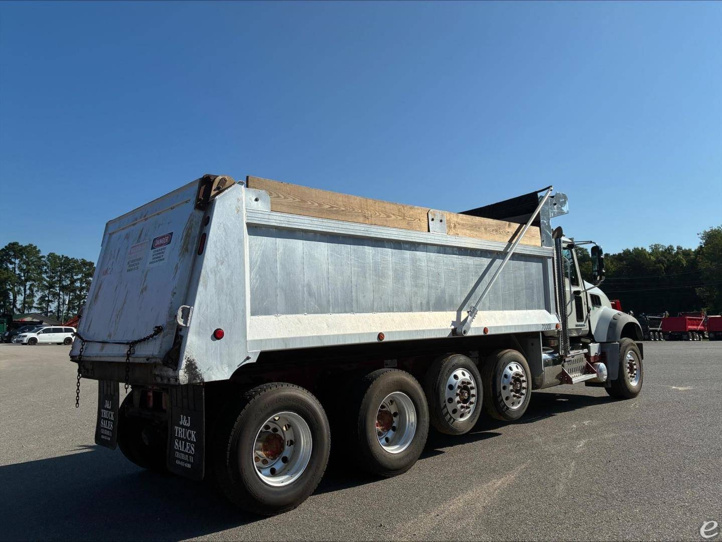 2016 Mack GRANITE GU713