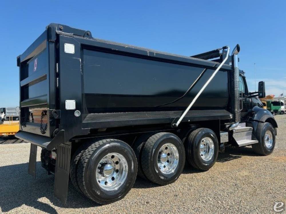 2025 Kenworth T880