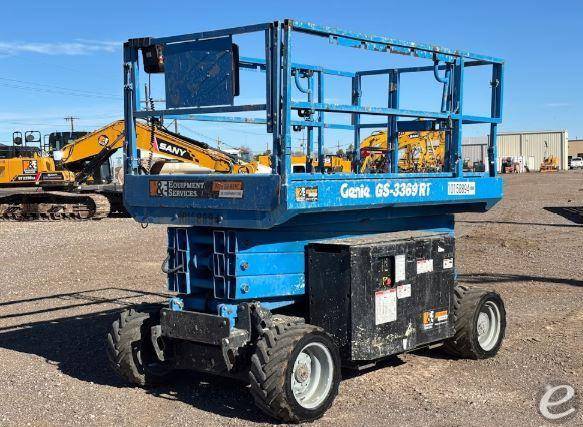 2015 Genie GS-3369 RT Diesel Scissor Lift - 123Forklift
