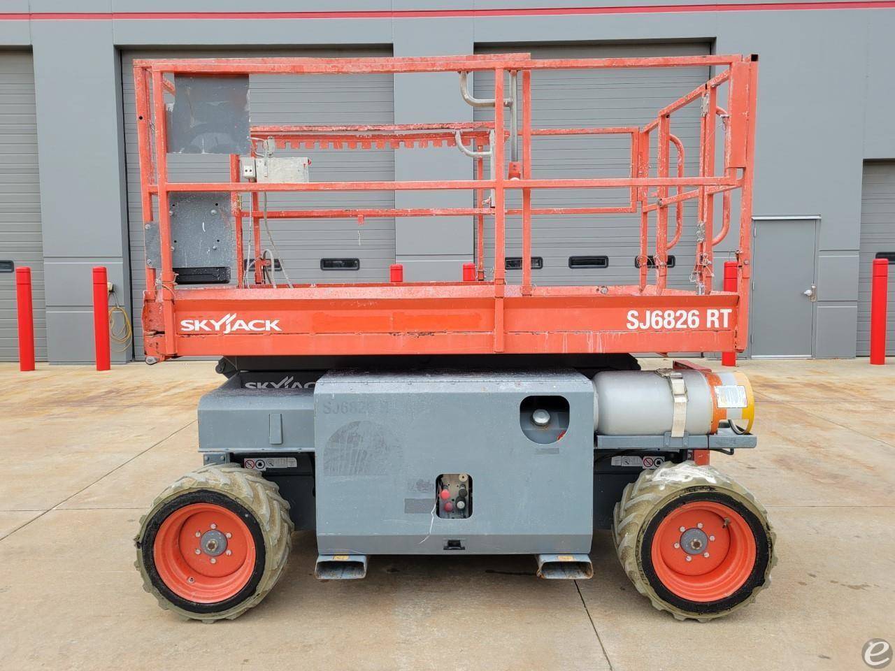 2014 Skyjack SJ6826RT Dual Fuel Sci...